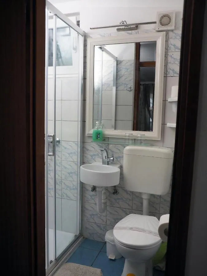 Mini Budget Studio Apartman Póla Horvátország