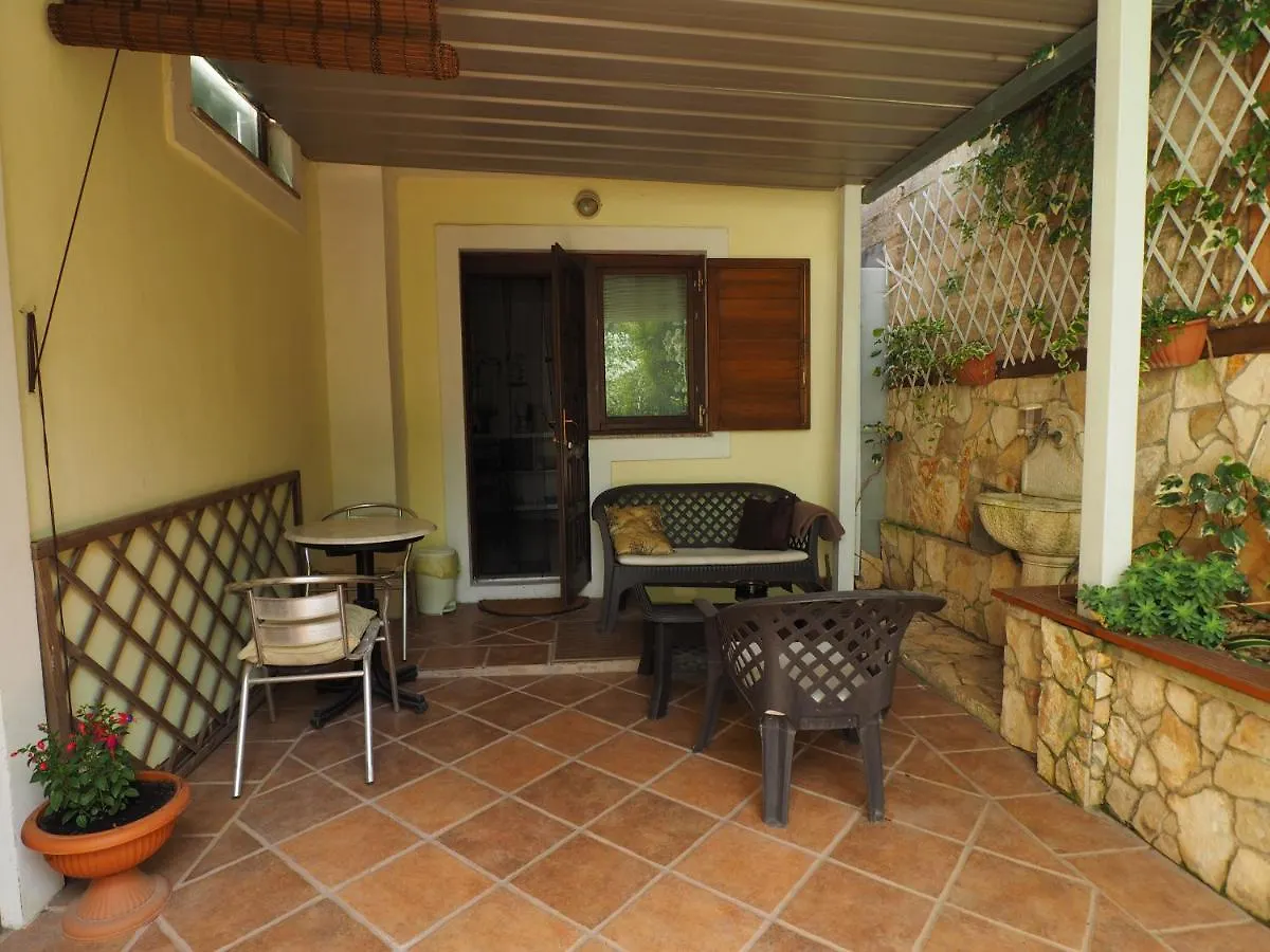 Mini Budget Studio Apartment Pula